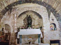 ŞEHİR KARTPOSTALI-TÜRKİYE/EFES MERYEM ANA EVİ GÜNDÜZ GÖRÜNTÜSÜ,ARKASINA YAZILMAMIŞ,RENKLİ, 11 X 15 CM EBADINDA - 1950'LER, 1960'LAR, 1970'LER, 1980'LER