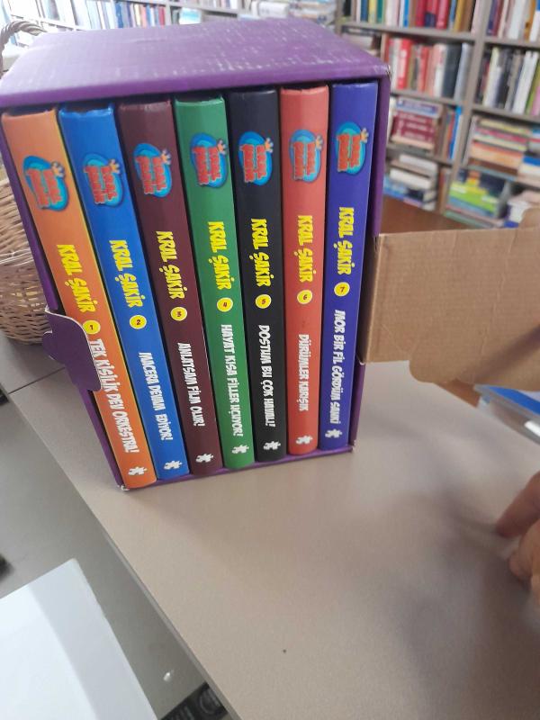 Kral Şakir Seti 7 Kitap Takım Kutusunda Poster İlavesi İle