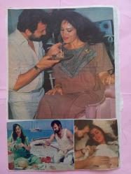 Türkan Şoray  ve Kızı Yağmur Ünal-Cihan Ünal Çeşitli Gazete Dergi ve Haber Sayfalarından kesilmiş 6 adet fotoğraflı 20*30cm ebadında arkalı önlü boş kağıda yapıştırılmıştır.