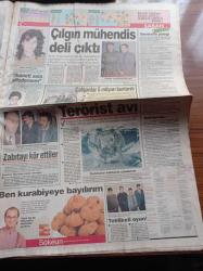 Sabah Gazetesi - 6 Kasım 1992 - Galatasaray Frankfurt'ı Sahadan Sildi - Uğur Tütüneker Kovulmaktan Omuzlara - Fenerbahçe'nin Hakkı Yendi - Süleyman Demirel Tansu Çiller'in İran Gezisine İzin Vermedi - Turgut Özal Refah Partisi'ni Mesut Yılmaz Güçlendirdi - Bill Clinton - CHP'nin Güneydoğu Raporu Ver Kurtul Yerine Sev Kurtul Olmalı
