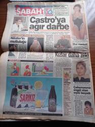 Sabah Gazetesi - 25 Aralık 1993 - Çetin Altan - Zülfü Livaneli - Fenerbahçe Derbi Sever - Galatasaraylı Tugay Kerimoğlu'nun Düğünü Göz Kamaştırdı - Derya Ayanoğlu Şimdi Anne Olmak İstiyorum - Ergun Göknel'in İSKi'de Rüşvet Çarkını Anlattığı Bandın Mahkemeye Gönderilmeyip Gizlendiği Kesinleşti - Başbakan Tansu Çiller'e Sanatçı Bulundu Muazzez Abacı - Genelkurmay Başkanı Orgeneral Doğan Güreş