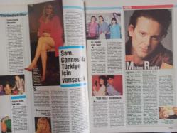 TV'DE 7 Gün Gong Haftalık Aktüalite Sinema Tiyatro Müzik ve Magazin Dergisi - 21 Nisan 1991 - Ayşegül Aldinç - Fulya Ergüneş - Mesut Mertcan - Ayşegül Atik - Richard Grieco - Burt Lancaster - New Kids On The Block Grubu - Dennis Sheridan - Heather Locklear - Adrian Zmed - William Shatner - Bülent Ünsal - Kelly Rutherford - Mickey Rourke - Tekin Akmansoy - Coşkun Sabah - Hülya Koçyiğit - Begüm Örnek - Berker İnanoğlu - Sezer İnanoğlu - Perihan Savaş - Memduh Ün - Harika Avcı - Neslihan Acar - Aytaç Arman - Erden Kıral - Susan Scherer - Burt Lancaster - Charles Dance - Anna Maria Kaufmann - Fidel Castro - Al Pacino - Joey Mcİntyre - Jon Knight - Remington Steele - Pierce Brosnan - Ahmet Özhan - Guiseppe Tornatore - Marcello Mastroianni - Aylin Livanelli - Andy Clayburn - NETA Elektronik Cihazları Reklamı fotoğraf ve haberi - Tam Takım Dergi