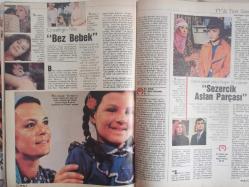 TV'DE 7 Gün Gong Haftalık Aktüalite Sinema Tiyatro Müzik ve Magazin Dergisi - 21 Nisan 1991 - Ayşegül Aldinç - Fulya Ergüneş - Mesut Mertcan - Ayşegül Atik - Richard Grieco - Burt Lancaster - New Kids On The Block Grubu - Dennis Sheridan - Heather Locklear - Adrian Zmed - William Shatner - Bülent Ünsal - Kelly Rutherford - Mickey Rourke - Tekin Akmansoy - Coşkun Sabah - Hülya Koçyiğit - Begüm Örnek - Berker İnanoğlu - Sezer İnanoğlu - Perihan Savaş - Memduh Ün - Harika Avcı - Neslihan Acar - Aytaç Arman - Erden Kıral - Susan Scherer - Burt Lancaster - Charles Dance - Anna Maria Kaufmann - Fidel Castro - Al Pacino - Joey Mcİntyre - Jon Knight - Remington Steele - Pierce Brosnan - Ahmet Özhan - Guiseppe Tornatore - Marcello Mastroianni - Aylin Livanelli - Andy Clayburn - NETA Elektronik Cihazları Reklamı fotoğraf ve haberi - Tam Takım Dergi