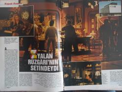 TV'DE 7 Gün Gong Haftalık Aktüalite Sinema Tiyatro Müzik ve Magazin Dergisi - 23 Haziran 1991 - Güner Ümit - Fatih Kısaparmak - Warren Beatty - Levent Kırca - Thomas Scott - Yalan Rüzgarı'nın Setindeydi - Barbara Crampton - Jack Abbott - Ateş Böceği Ercan - Levent Tülek - Nalan Altınörs - Gazanfer Özcan - Hülya Avşar - Leman Sam - Ferdi Tayfur - Emrah - Müşerref Akay - Ekrem Ergüder - Cumhur Atalay - Fatih Kısaparmak - Erol Evgin - Perran Kutman - Nükhet Duru - İbrahim Tatlıses - New Kids On The Block - Jordan Knight - Erman Şener - Ayhan Işık - Belgin Doruk - Nasstassja Kinski - Warren Beatty - Alpaslan Türkeş - Enis Fosforoğlu - Nejat Eczacıbaşı - Nurettin Sözen - Aziz Üstel - Gence Üstel - Winona Ryder - Luciano Pavarotti - Bugsy Malone - Doğan Canku - Marlboro Sigara Reklamı fotoğraf ve haberi - Tam Takım Dergi