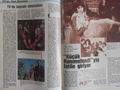 TV'DE 7 Gün Gong Haftalık Aktüalite Sinema Tiyatro Müzik ve Magazin Dergisi - 23 Haziran 1991 - Güner Ümit - Fatih Kısaparmak - Warren Beatty - Levent Kırca - Thomas Scott - Yalan Rüzgarı'nın Setindeydi - Barbara Crampton - Jack Abbott - Ateş Böceği Ercan - Levent Tülek - Nalan Altınörs - Gazanfer Özcan - Hülya Avşar - Leman Sam - Ferdi Tayfur - Emrah - Müşerref Akay - Ekrem Ergüder - Cumhur Atalay - Fatih Kısaparmak - Erol Evgin - Perran Kutman - Nükhet Duru - İbrahim Tatlıses - New Kids On The Block - Jordan Knight - Erman Şener - Ayhan Işık - Belgin Doruk - Nasstassja Kinski - Warren Beatty - Alpaslan Türkeş - Enis Fosforoğlu - Nejat Eczacıbaşı - Nurettin Sözen - Aziz Üstel - Gence Üstel - Winona Ryder - Luciano Pavarotti - Bugsy Malone - Doğan Canku - Marlboro Sigara Reklamı fotoğraf ve haberi - Tam Takım Dergi