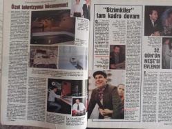 TV'DE 7 Gün Gong Haftalık Aktüalite Sinema Tiyatro Müzik ve Magazin Dergisi - 25 Ağustos 1991 - Kirk Cameron - Murat Atıl - Gülfem Öner - Suphi Kaner - Nilüfer - Yılmaz dağdeviren - Emre Dağdeviren - İsabel Conteras - Eric Braeden - Ümit Aktan - Fatih Kısaparmak - Emrah - Harold Pruett - Kahraman Afyonoğlu - Chelsa Noble - Erol Ünal Karabıyık - Cemal Noyan - Neşe Burgaz - Mehmet Ali Birand - Güler Kazmacı - Osman Faruk Seden - Gülbey Ergüven - Meral Zeren - Nurhan Nur - Mahmut Hekimoğlu - Ertuğ İlhan - Müjdat Gezen - Adile Naşit - Gülşen Bubikoğlu - Adem Kurt - Eser Zorlu - Gülfem Öner - Suphi Kaner - Efgan Efekan - Nizametin Ariç - Nur Sürer - Mick Jagger - La Toya Jackson - Nil Burak - Ken Wahl - Ahu Tuğba - Ahmet Uğurlu - Yücel Uçanoğlu - Kamer Sarıkurt - Naci Çelik Berksoy - Ayten Gökçer - Eser Noyan - Hugh Hudson - Pamela Belwood - Simavi Yayınları Reklamı fotoğraf ve haberi - Tam Takım Dergi