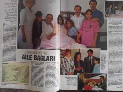 TV'DE 7 Gün Gong Haftalık Aktüalite Sinema Tiyatro Müzik ve Magazin Dergisi - 25 Ağustos 1991 - Kirk Cameron - Murat Atıl - Gülfem Öner - Suphi Kaner - Nilüfer - Yılmaz dağdeviren - Emre Dağdeviren - İsabel Conteras - Eric Braeden - Ümit Aktan - Fatih Kısaparmak - Emrah - Harold Pruett - Kahraman Afyonoğlu - Chelsa Noble - Erol Ünal Karabıyık - Cemal Noyan - Neşe Burgaz - Mehmet Ali Birand - Güler Kazmacı - Osman Faruk Seden - Gülbey Ergüven - Meral Zeren - Nurhan Nur - Mahmut Hekimoğlu - Ertuğ İlhan - Müjdat Gezen - Adile Naşit - Gülşen Bubikoğlu - Adem Kurt - Eser Zorlu - Gülfem Öner - Suphi Kaner - Efgan Efekan - Nizametin Ariç - Nur Sürer - Mick Jagger - La Toya Jackson - Nil Burak - Ken Wahl - Ahu Tuğba - Ahmet Uğurlu - Yücel Uçanoğlu - Kamer Sarıkurt - Naci Çelik Berksoy - Ayten Gökçer - Eser Noyan - Hugh Hudson - Pamela Belwood - Simavi Yayınları Reklamı fotoğraf ve haberi - Tam Takım Dergi