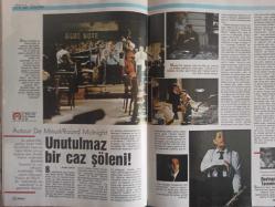 TV'DE 7 Gün Gong Haftalık Aktüalite Sinema Tiyatro Müzik ve Magazin Dergisi - 19 Mayıs 1991 - Pavarotti - Mayim Bialik - Ayşegül Aldinç - Adnan Göyken - Necdet Ergezen - Dehl Berti - Derya Arbaş - John Taylor - Elizabeth Montgomery - Elliot Gould - Arda Uskan - New Kids ON The Beach - Öztürk Serengil - Meral Küçükerol - Aykut ORay - Levent Kırca - Berna Laçin - Gülsüm Soydan - Ferda Yalçın - Yeşim Alıç - Ali Fuat Cebesoy - Gülsüm Soydan - Müjdat Gezen - Lemi Bilgin - Cüneyt Gökçer - Sophia Loren - Marcello Mastroianni - Giancarlo Giannini - Jack Nicholson - Jessica Longe - Lana Turner - John Garfield - Mazhar Alanson - Ali Poyrazoğlu - Yaprak Özdemiroğlu - Round Midnight - Autour De Minuit - Bülent Ünsal  - Kelly Rutherford - Ali Baransel - Güler Kazmacı - Erdal Boratap - Fatma Tokçabalaban - Taxi Blues - Julia Roberts - Coşkun Demir - Patricia Kaas fotorğaf ve haberi - Tam Takım Dergi