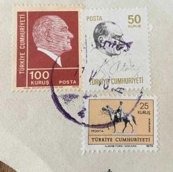 Mektup Zarfından Kesilmiş  / Postadan Geçmiş Üçlü Pul Filateli - 11 Mayıs 1973 Damgalı - ATATÜRK, 100 KURUŞ / ATATÜRK, 50 KURUŞ / ATLI ATATÜRK ANKARA, 25 KURUŞ - Türkiye Cumhuriyeti