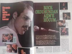 TV'DE 7 Gün Gong Haftalık Aktüalite Sinema Tiyatro Müzik ve Magazin Dergisi - 3 Mayıs 1992 - Hülya Avşar - Fulden Uras - Ekrem Bora - Soap pera - Emrah - Özlem Dinçer - Akrep Nalan - Sumru Yavrucuk - Yasemin Bozkurt - Seda Hele  -Freddie Mercury - Queen Grubu - Bob Geldof - Cindy Crawford - Elizabeth Taylor - Brian May - Müjde Ar - Kadir İnanır - Aydın Bağardı - Ekrem Bora - Fulden Uras - Avukat Olcay - Zuhal Gencer - Serra Yılmaz - Gönül Yazar - Şengül Kılıç - Marilyn Monroe - Tom Cruise - Ron Kovich - Nicole Kidman - Rosie O'Neill - Leman Sam - Michael Jackson - Right Said Fred - Kadir İnanır - Altan Aşar - Kemal Sunal - Zeki Ökten - Meral Çetinkaya - Yavuzer Çetinkaya - Manuela - Steven Speilberg - Yasemin Bozkurt - Hülya Uğur - Marlboro Sigara Reklamı fotoğraf ve haberi - Tam Takım Dergi