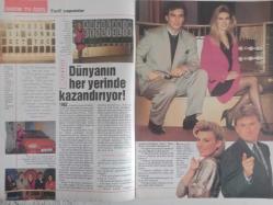 TV'DE 7 Gün Gong Haftalık Aktüalite Sinema Tiyatro Müzik ve Magazin Dergisi - 1 Mart 1992 - Ferhan Şensoy - Derya Baykal - Zsa Zsa Gabor - Can Dündar - Tarık Tarcan - Yasemin Koşal - Nükhet Duru - Erdal KEser - Güler Sabancı - Rüstem Batum - Nurettin Sözen - Derya Baykal - Ferhan Şensoy - Zeki Alasya - Metin Akpınar - Simone Angel - Kristiane Bacher - Rebecca De Ruvo - Hülya Avşar - Steve Mc Queen - Jeff Wincontt - Robert Guillaume - Lisa Patrick - Anthony Andrews - Beatrice Arthur - Rüstem Batum - Ferhan Şensoy - Mark Harmon - Aydan Şener - Tolga Savacı - Sinan Çetin - Susan Sarandon - Gülistan Güzey - Muzaffer Abayhan - Phil Collins - Mike Rutherford - Vladimir Visowsky - Safter Yılmaz - Laura Dern - Bette Midler - Elif Çelik - Ömer Göktuğ - Harun Kolçak - Sibel Tüzün - Sarp Jeans Reklamı fotoğraf ve haberi - Tam Takım Dergi