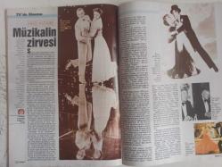 TV'DE 7 Gün Gong Haftalık Aktüalite Sinema Tiyatro Müzik ve Magazin Dergisi - 12 Nisan 1992 - Ferhan Şensoy - Bora Akçıl - Tunç Okan - Selda Alkor - Memduh Ün - Güneş arabuda - Tunç Okan - Adalet Ağaoğlu  - İlyas Salman - Tunç Okan - Ferhan Şensoy - Derya Baykal - Kadir İnanır - Funda Öncü - Orhan Boran - Güler Kazmacı - Defne Samyeli - Müjdat Gezen - Perran Kutman - Haldun Dormen - Cem Özer - Aydemir Akbaş - Richard Crenna - RAchel Wared - Gerard Depardieu - Fred Astaire - Çölde Son Tango - Madonna - Özlem Dinçer - Ceylan Şener - Ceylan Palay - Ruhat Biliktan - Yasemin Baradan - Yeşim Alıç - Michael Keaton - Altan Aşar - Füsun Önal - Özdemir Erdoğan - Necmettin Varlı - Aytaç Arman - Cem Özer - Aziz Üstel - Camel Trophy - Kemal Sunal - Marlboro Sigara Reklamı fotoğraf ve haberi - Tam Takım Dergi