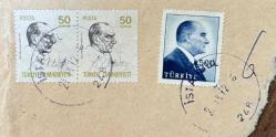 Mektup Zarfından Kesilmiş  / Postadan Geçmiş Üçlü Pul Filateli - İstanbul, 1972 Damgalı - ATATÜRK, 50 KURUŞ /ATATÜRK, 500 KURUŞ - Türkiye Cumhuriyeti