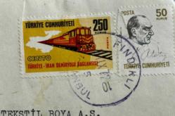 Mektup Zarfından Kesilmiş  / Postadan Geçmiş İkili Pul Filateli - İstanbul Fındıklı, 21 Eylül 1972 Damgalı - TÜRKİYE - İRAN DEMİRYOLU BAĞLANTISI, 250 KURUŞ / ATATÜRK, 50 KURUŞ - Türkiye Cumhuriyeti