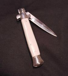 ÇAKI OTOMATİK AÇILIP ELLE KAPANABİLEN(c.jul herbertz benzeri model)GÖVDESİ SERT METERYAL ÇELİK ÇAKI(HİÇ KULLANILMAMIŞ) 862