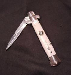 ÇAKI OTOMATİK AÇILIP ELLE KAPANABİLEN(c.jul herbertz benzeri model)GÖVDESİ SERT METERYAL ÇELİK ÇAKI(HİÇ KULLANILMAMIŞ) 862