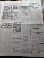 Hürriyet Gazetesi - 17 Ağustos 1979 - Kızıl Yeşil Savaşı - Seçim Öncesi Bülent Ecevit'in Sıkıntısı Artıyor - Akrep Nalan Lakaplı Nalan Gürateş Dün De Bildiri Dağıttı - Stokçuluk Hükümetle Özel Sektörün Arasını Açtı - Bedreddin Şınnak Adana'da Ele Geçirildi - Faruk Sükan'ın Partisi Seçime Katılamıyor - Siverek Tepeden Tırnağa Arandı