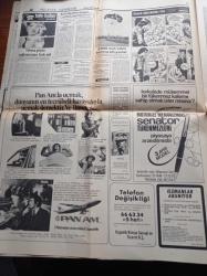 Hürriyet Gazetesi - 3 Kasım 1975 - Fenerbahçe Adana Demirspor  Müdafaasını Dağıttı - Cemal Kamacı İki Yıl Daha Ring'deyim -  Adalet Partisi Meclis Başkanlığını CHP'ye Bırakmıyor - Erzincanda Yine Sağ Sol Olayları Çıktı -  Elinde Dinamit Lokumu Patlayan Öğrenci İfade Veremeden Öldü - Türk İş Genel Başkanı Halil Tunç - Etna Yanardağı Yeniden Faaliyete Geçti - Talat Turan Ve Arkadaşlarının Duruşması Bugün Yapılıyor