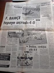 Hürriyet Gazetesi - 3 Kasım 1975 - Fenerbahçe Adana Demirspor  Müdafaasını Dağıttı - Cemal Kamacı İki Yıl Daha Ring'deyim -  Adalet Partisi Meclis Başkanlığını CHP'ye Bırakmıyor - Erzincanda Yine Sağ Sol Olayları Çıktı -  Elinde Dinamit Lokumu Patlayan Öğrenci İfade Veremeden Öldü - Türk İş Genel Başkanı Halil Tunç - Etna Yanardağı Yeniden Faaliyete Geçti - Talat Turan Ve Arkadaşlarının Duruşması Bugün Yapılıyor