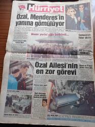 Hürriyet Gazetesi - 19 Nisan 1993 -  İyi ki Doğdun Eurodisney - Rahmi Koç Ayinde - Turgut Özal Anlatıyor - Turgut Özal ölümünden Sonra Yayınlamak Üzere Yapılan Röportaj - Süleyman Demirel Turgut Özal'ı Çok Kilo Almışsın Diye Uyardım - Ahmet Özal Babam Sağlığını Hiçe Sayıp Çalışıyordu - ANAP Süleyman Demirel'e Sıcak Bakıyor - Turgut Özal'ın Mezar Yerini Oğlu Belirledi - Turgut Özal Adnan Menderes'in Yanına Gömülüyor - Turgut Özal'ı Öldürmek İsteyen Suikastçı Kartal Demirağ Ağladı