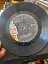 NEŞET ERTAŞ GEL YANIMA GEL HAPİSHANELERE ATTIM KENDİMİ 45LİK PLAK