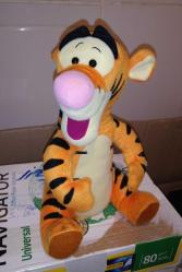 TIGGER KAPLAN KONUŞUYOR VE HAREKET EDİYOR