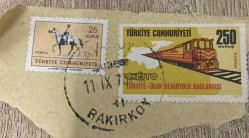 Mektup Zarfından Kesilmiş  / Postadan Geçmiş İkili Pul Filateli - Bakırköy, 11 Eylül 1973 Damgalı - ATLI ATATÜRK ANKARA, 25 KURUŞ / TÜRKİYE - İRAN DEMİRYOLU BAĞLANTISI, 250 KURUŞ - Türkiye Cumhuriyeti
