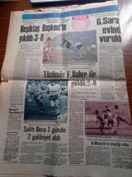 Hürriyet Gazetesi - 9 Nisan 1981 - Güreşçi Salih Bora 1 Günde 2 Galibiyet Kazandı - Galatasaray Teknik Direktörü Birch - Bayern Münih - Cahide Sonku'nun Hayatı Yazı Dizisi - Bülent Ersoy Kadınlık Testinden Tam Not Aldı - THKO'yu Diriltmeye Çalışan 8'i Kız 30 Militan Yakalandı - Galatasaraylı Milli Kürekçi Tayfun Özkök Mahmut Amca Dedikleri Mahmut Dikler'i Öldüren Hücre İle Yakalandı - Ankara Sıkıyönetim Komutanı Süleyman Demirel Ve Bülent Ecevit İle Ayrı Ayrı Görüştü