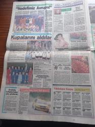 Halka Ve Olaylara Tercüman Gazetesi - 15 Nisan 1993 -  Nazlı Ilıcak - Müzeyyen Senar - Basında Ahlaksızlık Ve Gaflet - Turgut Özal Türkiye Milleti Ve Devleti İle Azerbaycan'ın Dostu - Margaret Thatcher Sırp Zulmüne Batı Ortaklık Ediyor- İLKSAN Olayında Büyük Çarpıtma - Erdal İnönü İLKSAN Olayında Usulsüzlük Yok - TİSK Genel Başkanı Refik Baydur Tercüman'ı Yaşatmak Bir Borçtur - Kemal Ilıcak - Ekrem Pakdemirli
