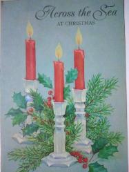 SANAT KARTPOSTALI-ÇAM AĞACI DALLARI ARASINDA YANAN ÜÇ KIRMIZI MUM RESMİ,KAPAKLI,İÇ KISMINA YAZILMAMIŞ,RENKLİ,11 X 15 CM EBADINDA