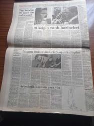 Cumhuriyet Gazetesi - 1 Kasım 1991 -  Süleyman Demirel Sadrazam Değilim - İsmail Beşikçi Tahliye Oldu -  Cumhurbaşkanı Turgut - İsrail Taviz Vermiyor - Uğur Mumcu - İlhan Selçuk - Melih Cevdet Anday - Ali Sirmen -Dünya Tekvando Şampiyonasında Arzu Tan Şampiyon Oldu - Galatasaray Rumen Santrafor Katinka'nın Peşinde - Portre Mustafa Denizli - Abdi İpekçi Spor Salonu'nun Tabelası Hala Konulmadı - Avrupa Kupası Maçları Star1'de