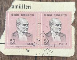 Mektup Zarfından Kesilmiş  / Postadan Geçmiş İkili Pul Filateli - 12 Temmuz 1971 Damgalı - ATATÜRK, 50 KURUŞ - Türkiye Cumhuriyeti