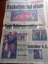 Meydan Gazetesi - 16 Mart 1993 - Tanju Çolak Güzel Kadın Görünce Dayanamıyorum - Hami Mandıralı Trabzonspor Maçında Yok -  Sergen Yalçın - Madida - Cindy Crawford - Turgut Özal Beni En İyi Amerikalılar Anlıyor - Aziz Üstel - Ünlü İşadamı Erdoğan Esatgil Borç Verdiği Eyüp Ekşioğlu'ndan Alacağını Tahsil Etmeye Giderken Öldürüldü - Teslim Olacağı Söylenen Abdullah Öcalan 2 Gündür Kan Akıtıyor