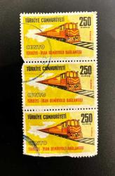 Mektup Zarfından Kesilmiş  / Postadan Geçmiş Üçlü Pul Filateli - Damgalı - TÜRKİYE-İRAN DEMİRYOLU BAĞLANTISI, 250 KURUŞ - Türkiye Cumhuriyeti