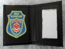 2-AD DENİZ KUVVETLERİ KOMUTANLIĞI ROZETLİ CÜZDANI SATINAL-SADECE ASKERİ KURUM ADRESINE ve ASKERİ PERSONELE GÖNDERILIR-SIVILE SATILMAZ-SIVIL ADRESE GİTMEZ.