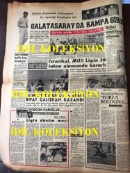 ZEKİ MÜREN, TAKSİM BELEDİYE GAZİNOSU REKLAMI, 11 HAZİRAN 1964 MİLLİYET GAZETESİ, İSMET İNÖNÜ PARTİ LİDERLERİNİ TOPLANTIYA ÇAĞIRDI, TÜRK - YUNAN SAVAŞI TEHLİKESİNE KARŞI AMERİKA KESİN TEDBİR ALIYOR, 51 İŞ ADAMININ YURTDIŞINA KAÇIRDIĞI 51 MİLYON LİRA, EDİRNEKAPI'DA EŞEK MEZBAHASI BASILDI, DR. ÇETİN ÖZEK, YAŞAR KEMAL, AKÇASAZIN AĞALARI, ADNAN TAHİR, DOKTORSUZ KÖYLERDE VEREM, ARÇELİK BUZDOLABI REKLAMI 60'LAR, ALAIN DELON & JANE FONDA, TELEFUNKEN RADYO REKLAMI, MELEN, KONSORYUM BAŞKANI İLE GÖRÜŞTÜ, GALATASARAY - ANKARAGÜCÜ TÜRKİYE KUPASI MAÇI, NECMİ TANYOLAÇ, HALİT KIVANÇ