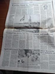 Güneş Gazetesi - 12 Temmuz 1990 - TED Sarayında Kurdeleyi Kim Kesecek Turgut Özal Mı Nurettin Sözen Mi - Futbol Takımlarımızın Avrupa'da Rakipleri Belli Oldu - Miss Globe Yarışmasına Katılan Güzeller Camide - Savunma İşbirliği Anlaşma'sına ABD'den Yazılı Garanti İstiyor - 500 Bin Defineci Hazine Peşinde - Terörist Suna Çelik Kimin Kurbanı - Tarihi Çınaraltı'nda Sahte Tarih