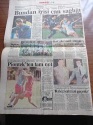 Güneş Gazetesi - 12 Temmuz 1990 - TED Sarayında Kurdeleyi Kim Kesecek Turgut Özal Mı Nurettin Sözen Mi - Futbol Takımlarımızın Avrupa'da Rakipleri Belli Oldu - Miss Globe Yarışmasına Katılan Güzeller Camide - Savunma İşbirliği Anlaşma'sına ABD'den Yazılı Garanti İstiyor - 500 Bin Defineci Hazine Peşinde - Terörist Suna Çelik Kimin Kurbanı - Tarihi Çınaraltı'nda Sahte Tarih