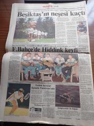 Güneş Gazetesi - 27 Temmuz 1990 - Carl Lewis'ten İlk Altın Madalya - Fenerbahçe'de Guus Hiddink Keyfi - Mustafa Denizli - Aleviler Abdal Musa'da Yazı Dizisi - Halkalı Kerbela Gibi - Küçükarmutlu'da Gerginlik - TV Savaşı Kulüplere Yaradı - Babalarla Sarmaş Dolaş Bir Bakan Abdulkadir Aksu - Behçet Cantürk - Julio Iglesias İzmir'de - 6 PKK'lı Çatışmada Öldürüldü