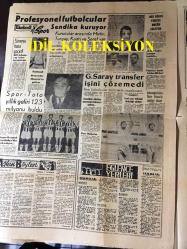 ZEKİ MÜREN'İN PLAKLARININ SATIŞI DURDURULDU, 25 TEMMUZ 1964 EKSPRES GAZETESİ - ZENCİ DÜŞMANLARI HAREKETE GEÇTİLER, A.P KONGRESİNDE KAVGA ÇIKTI, ARI PİRİNÇ UNU REKLAMI, PRENSES MARGARETH, SEVİM TANÜREK, BELEDİYE UMUMİ HELALARI KİRAYA VERMEYE BAŞLADI, OSMAN ÇELİKLER, REŞAT İLERİ ''BÜYÜK AKINCILAR'' SEVDA FERDAĞ ''ALİ DERLER ADIMA'' FİLMİ, EŞREF KOLÇAK, DİŞİ KAZANOVA ÇİZGİROMAN, AYHAN BAŞOĞLU, GRİPİN REKLAMI, METİN OKTAY, KADRİ ŞEREF, SPOR-TOTO YILLIK GELİRİ 123 MİLYONU BULDU,