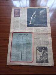 Milliyet Gazetesi - 10 Kasım Özel Eki - 1980'ler - Gazi Mustafa Kemal Atatürk Fotoğrafı - İstiklal Savaşı'nda Atatürk - Mustafa Kemal Halep'te Yıldırım Orduları Grubu Komutanı İken Yaverleri İle Birlikte - Atatürk Kendini Anlatıyor - Atatürk'ün Gençliğe Hitabesi - Ulusal Kurtuluş Yılları Sırasında Mustafa Kemal Cepheyi Denetlerken - Cumhurbaşkanı Ve Devrimci Atatürk - Mustafa Kemal Nasıl Bir Kişi İdi - Yakup Kadri Karaosmanoğlu - Ahmet Haşim - Falih Rıfkı Atay - Kılıç Ali - Afet İnan - Yabancı Gözü İle Atatürk