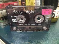 SİBEL TÜZÜN - HAYAT BUYSA BEN YOKUM BU YOLDA - KASET [kırmızı bandrol]