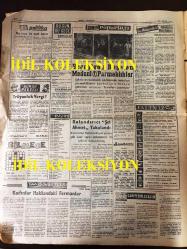 ZEKİ MÜREN HAYATINI, AŞKLARINI, ISTIRAPLARINI ANLATIYOR, 16 ARALIK 1962 GECE POSTASI GAZETE, KURULTAY'DAN SONRA CHP, TRAMVAYA YILDIRIM DÜŞTÜ, BEYOĞLU'NU KUŞATAN MEDENİ PARMAKLIKLAR, GRECE KELLY, BİR CÜCE AŞK YARIŞINI KAZANDI, EKREM BORA, NURHAN NUR, MERİÇ BAŞARAN, NEVİN AYPAR, HAYRİ CANER, FATMA GİRİK, TÜRKİYE - HABEŞİSTAN FUTBOL MİLLİ MAÇI, BEŞİKTAŞ 1 - 1 GALATASARAY, SUAT DEMİR, İRFAN KIBRISLIOĞLU, ERTUĞRUL EFYELER, ETHEM İZZET BENİCE, YAKUP ÖZDEMİR, SANCAKTAR MUSTAFA REİS, NOTR DAM'IN KAMBURU ÇİZGİROMAN, LEVENT LAMBALARI REKLAMI, YILDIZ TEZCAN, FOXOR İSVİÇRE SAATLERİ REKLAMI