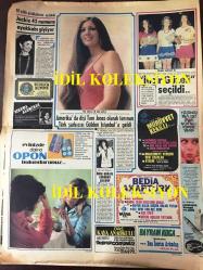 ZEKİ MÜREN YARI SAYFA PLAK REKLAMI, COŞKUN PLAK, SAHİBİNİN SESİ, HİLMİ COŞKUN, 6 EYLÜL 1973 SAKLAMBAÇ GAZETE, TÜRKAN ŞORAY FİLM ÇEKİMİ SONRASI ÇOCUKLARLA BİRLİKTE, ÖLÜMSÜZ KADIN, SARIŞIN BOMBA, FOTOROMAN, MERAL ORHONSOY, YONCA COŞKUN, EDİP PINARLI, GÜZİN ABLA, MEDYUM MANSUR, GÖLDEKİ GELİN, FOTOROMAN, AHMET ARKAN, GÜL TENER - FİGEN HAN, YÜZ KARASI, FOTOROMAN, SADETTİN OKTAY VE EROL, ''ZEHİRLİ ÇİÇEK'' FOTOROMAN, HÜSEYİN ZAN, PAKİZE SUDA, ERGUN RONA, ARTUN YERES, KADERİNİ YAZAN KADIN, ELMALI ULUOCAK, ''SENİN OLDUĞUM GECE'' FOTOROMAN, SANDRA: PAOLA PITTI, RIKO: FRANKO GASPARRI, ELYANA: CLAUDIA RIVELLI, ''YAŞAMAK İSTİYORUM'' ÇİZGİROMAN, GINO PALLOTTI, ''KADERİNİ YAZAN KADIN'' HAYRÜNNİSA ELMALI ULUOCAK, DİŞİ TOM JONES ŞARKICI GÜLDEN AKALP, SELÇUK URAL KOLU ASKIDA SAHNEYE ÇIKTI, BEDİA AKARTÜRK PLAK REKLAMI, ÖZEL KAYA ANAOKULU, MÜRÜVVET KEKİLLİ, HÜLYA PLAK, OPON TABLETLER, İNCİR GÜZELİ GÜL AÇIK, AYSEL ALTAŞ