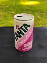 Antika - 1970'LER FANTA TENEKE KUTU MOR RENKLİ - 12 OZ - AMERİKA ÜRETİMİ KOLEKSİYONLUK - kitantik - kitaLog