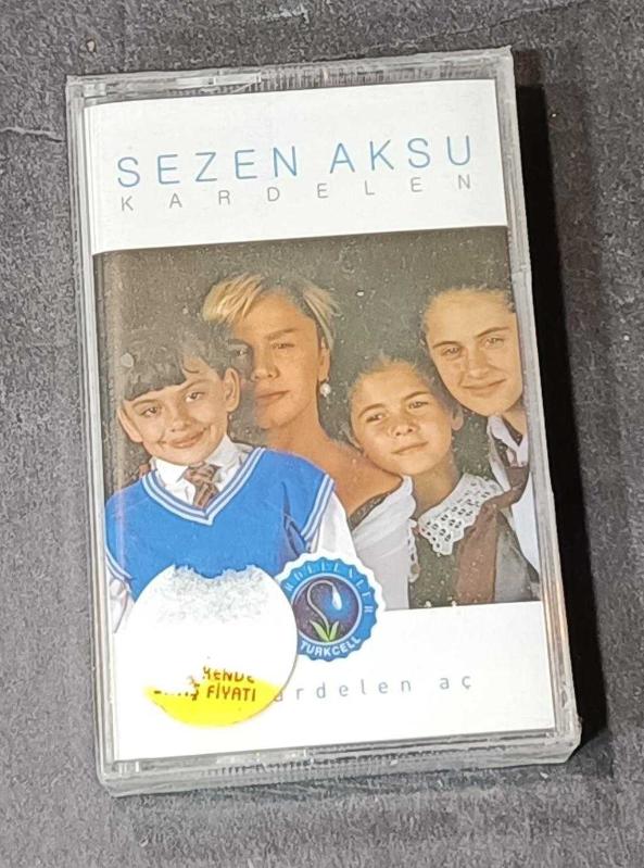 SEZEN AKSU KARDELEN KASET AMBALAJINDA Efemera kitantik  