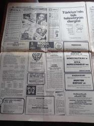Hürriyet Gazetesi - 12 Ağustos 1979 -  Muazzez Abacı - Ateş Böcekleri - Sezen Aksu - Fatma Girik - Selma Güneri Yusuf Sezgin Çifti Barıştı - Suna Yıldızoğlu Plak Yaptı Beni Seksi Buluyor Musun - Fenerbahçe'nin Rakibi Arsenal Liverpool'a Yenildi - Engin Verel Sakatlandı -  Şekersiz Bir Şeker Bayramına Hazır Olun - Buca'nın Hanım Belediye Başkanı Işılay Saygın Silah Kuşandı - Fakir Afganistan'da Marksist Rejim En Büyük Tepkiyi En Fakirlerden Görüyor