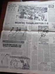 Hürriyet Gazetesi - 12 Ağustos 1979 -  Muazzez Abacı - Ateş Böcekleri - Sezen Aksu - Fatma Girik - Selma Güneri Yusuf Sezgin Çifti Barıştı - Suna Yıldızoğlu Plak Yaptı Beni Seksi Buluyor Musun - Fenerbahçe'nin Rakibi Arsenal Liverpool'a Yenildi - Engin Verel Sakatlandı -  Şekersiz Bir Şeker Bayramına Hazır Olun - Buca'nın Hanım Belediye Başkanı Işılay Saygın Silah Kuşandı - Fakir Afganistan'da Marksist Rejim En Büyük Tepkiyi En Fakirlerden Görüyor