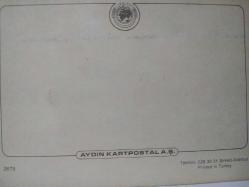 ELİNDE NOTA DEFTERİ BULUNAN SARIŞIN KADIN KARTPOSTALI,ARKASINA YAZILMAMIŞ,RENKLİ, 11 X 15 CM EBADINDA