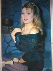 SİBEL CAN KARTPOSTALI,ARKASINA YAZILMAMIŞ,RENKLİ, 11 X 15 CM EBADINDA